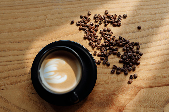 Café emagrece? Xícara de café preto