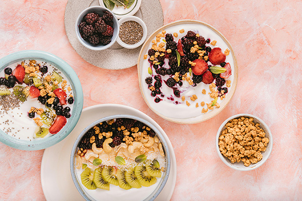 Lanches saudáveis para emagrecer com frutas, iogurte e opções leves